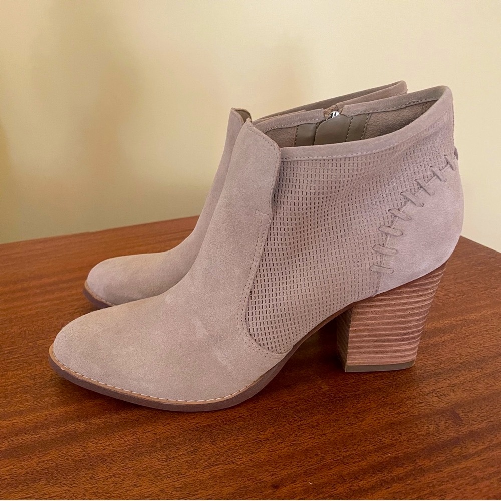 Marc Fisher Suede Cadis Boot Ankle Bootie Tan Women’s Size 9.5